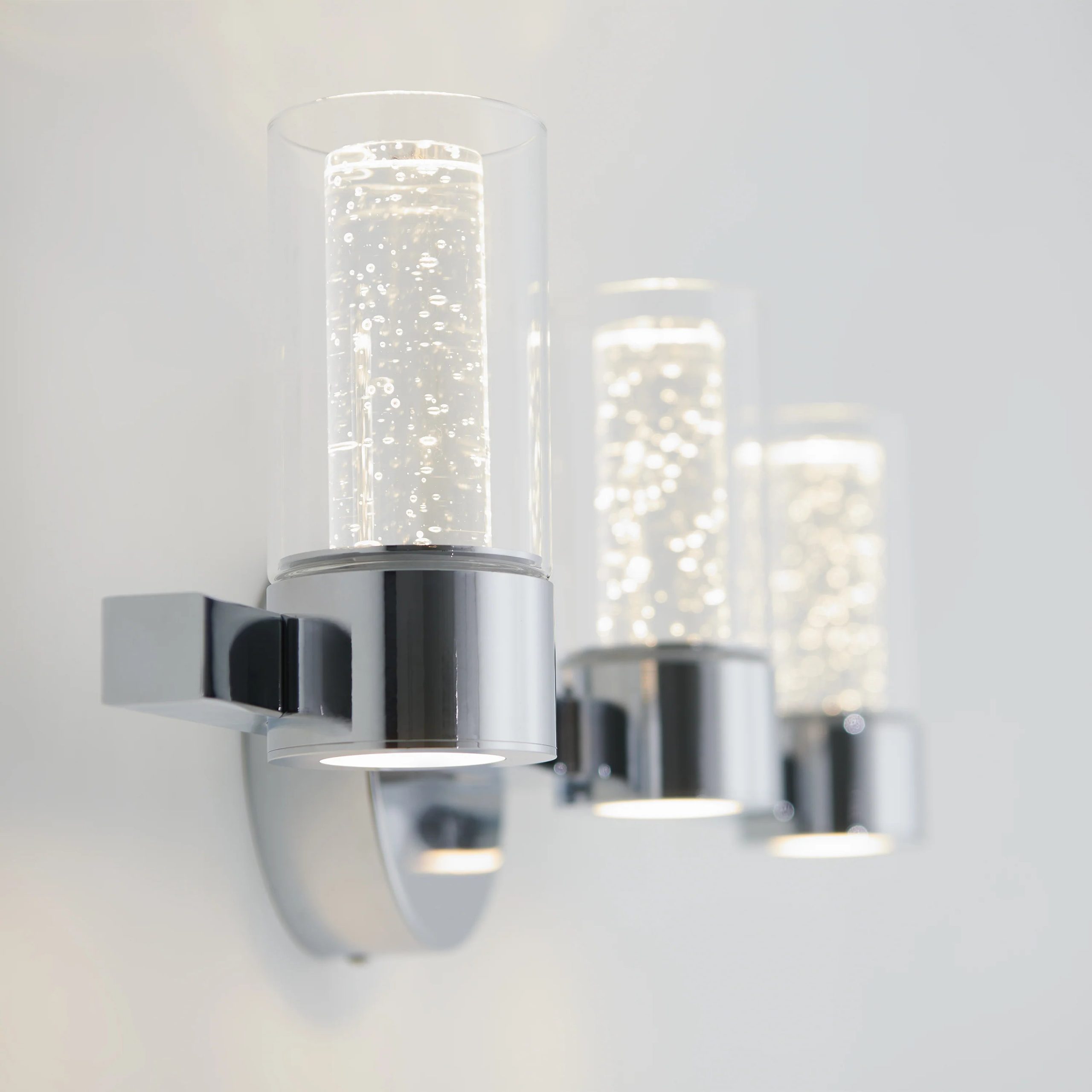 Artika Novello 27-in (69 cm) 3-Light Modern LED Vanity Light for Bathroom - Image 15