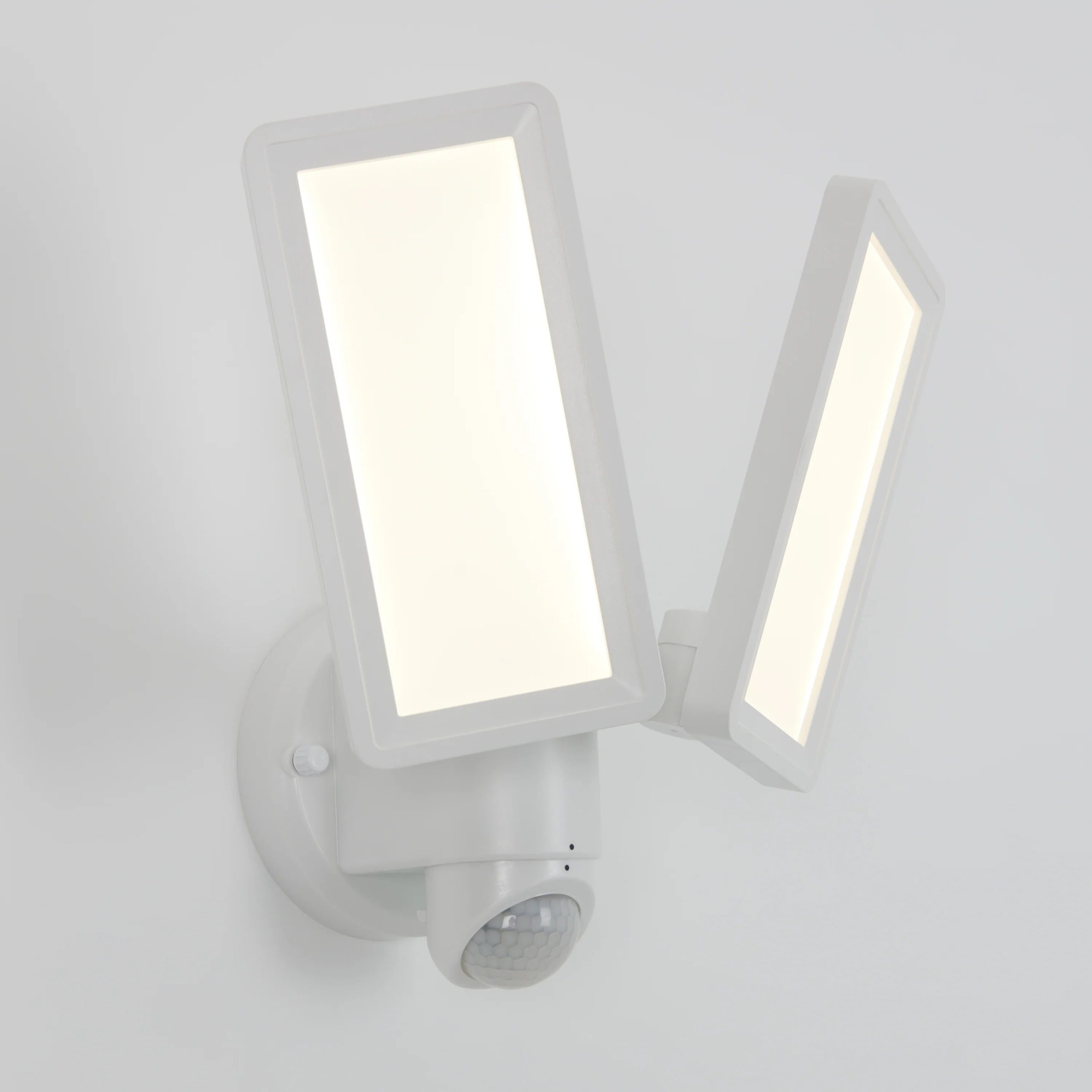 Artika Sentinel outdoor Flat Panel Security light - Image 5