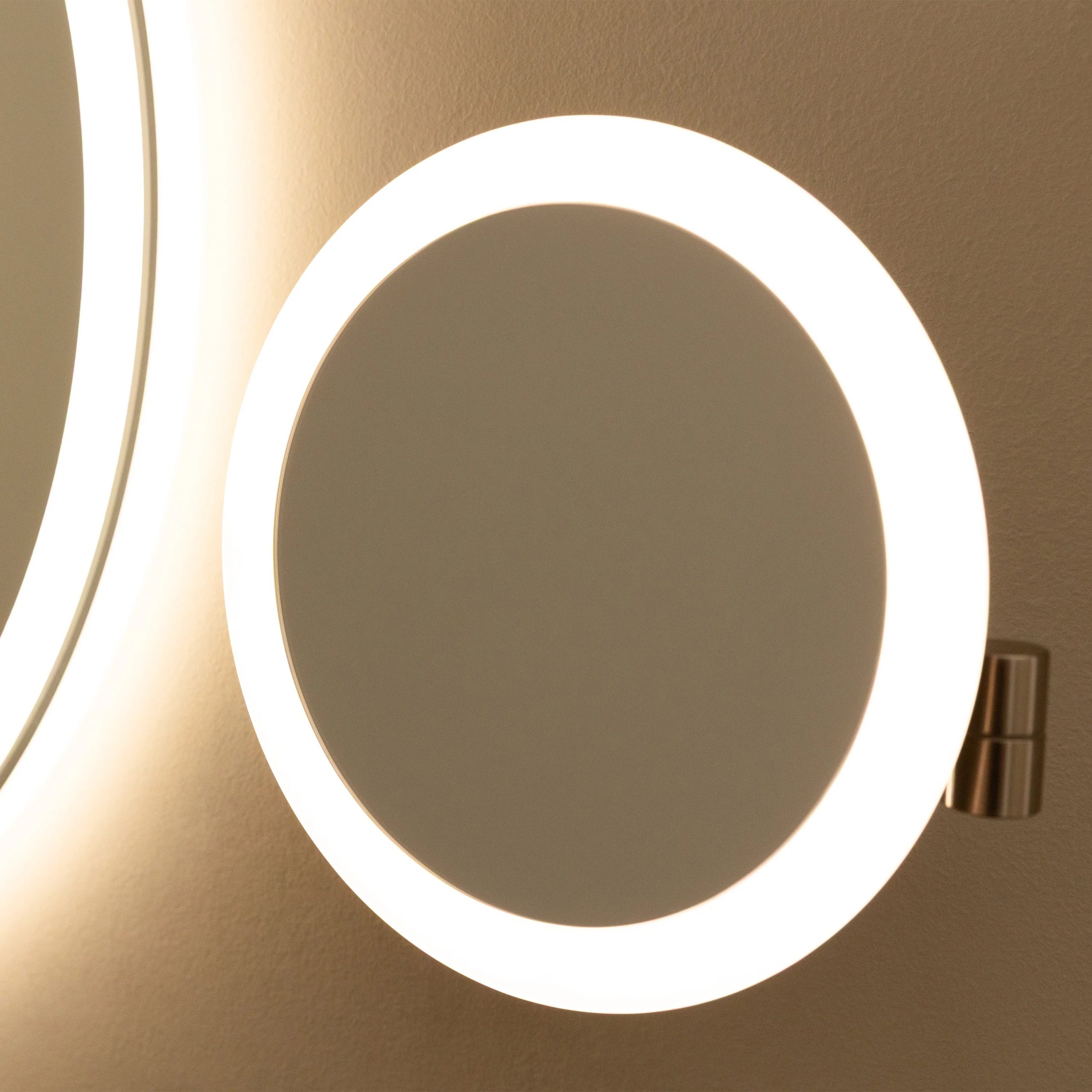 Artika Radia 9 in. (23 cm) Cordless LED Cosmetic Mirror - Image 9